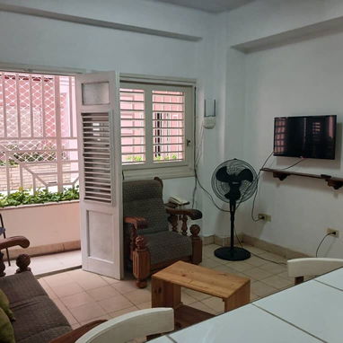 🏡 Apartamento independiente de 1 habitación en El Vedado – Con respaldo energético y garaje REF 1475 - 7/10