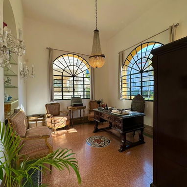 Alquiler de casa de lujo con piscina en el Vedado . Renta de casa de lujo por noches en el Vedado con piscina - Img 125752425