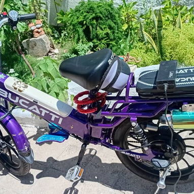 🔥 ¡SE VENDE BICICLETA ELÉCTRICA BUCATTI! 🔥 Detalle: La batería necesita reparación. Se ajusta con dinero en mano. - 2/3