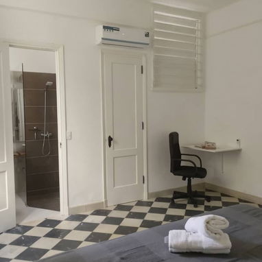 🏠 Renta Casas Lineales Habana Vieja. Excelente precio y confort incluído. Renta para extranjeros - Img 115877475