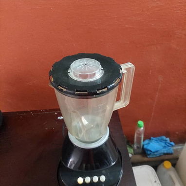 Licuadora y Cocina de inducción con sus Ollas - Img 123634216