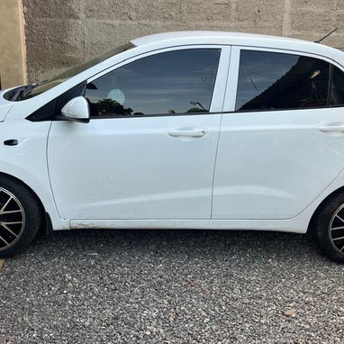 Hyundai grand i10 2020 - 2/2