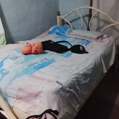 Vendo una cama camera con colchón, televisor y espejo en buen estado. - 3/3