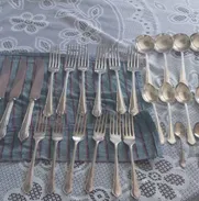 Vendo juego de cubiertos de plata - Img 50241287