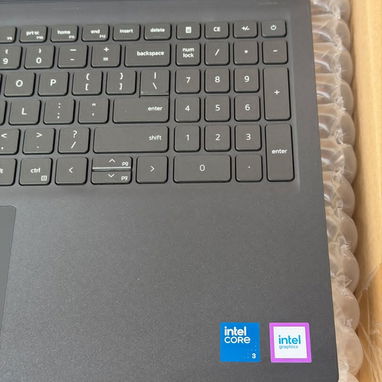 Kinglaptop oferta esta Laptop Dell nueva en caja 📦  Procesador Core i3 100u(15ta generación). Y una Dell es marca. - Img 123142382