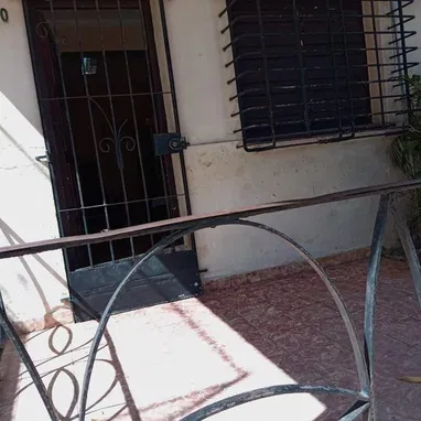 Casa Biplanta en Almendares - Img 122044090
