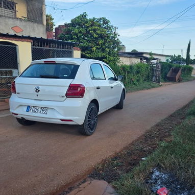 Carro en venta VV DEL 2020 (vendo o negocio por oro🪙 )*  🪞-Espejos electricos  Llantas y gomas casi nuevas - 3/3