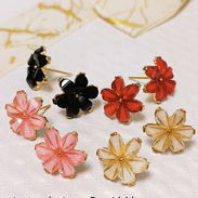 Bellos aretes de acero inoxidable en forma de flor de diferentes colores 🌈 - Img 55443744