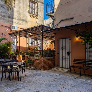 Renta lineal de estudio con acceso a cocina compartida - Img 120673250