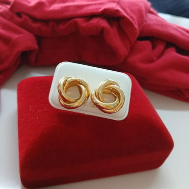 Variados modelos de aretes de oro 10k - 6/10