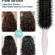 Si tu cabello se encrespa, pierde forma o no sabes cómo definirlo… necesitas esto 👇 🌀 Define tus rizos sin esfuerzo 💧 - Img 54896137