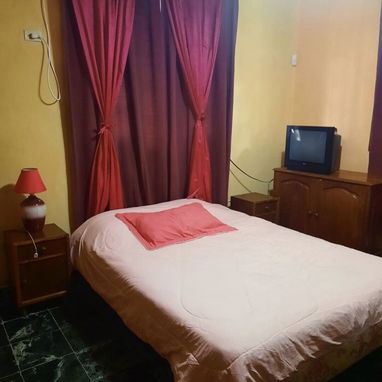 Alquiler de Casa con piscina en Guanabo - Img 118558063