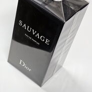 Perfume Sauvage eau de parfum nuevo sellado - Img 45343695