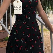 Vestido negro de cerezas - Img 58032566