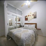 Renta de moderno apartamento a media cuadra de 23 y malecón - Img 54068171