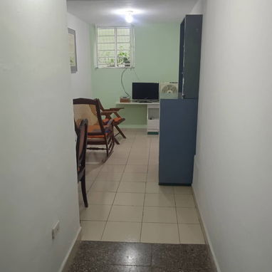 Renta de apartamento de una habitación por 17 y K. Vedado - 2/8
