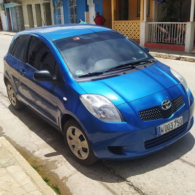Toyota Yaris 2p del 2007. - 2/3