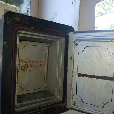 Caja fuerte antigua funcional - Img 117349107