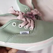 Vans de niñas Nuevos - Img 55329395
