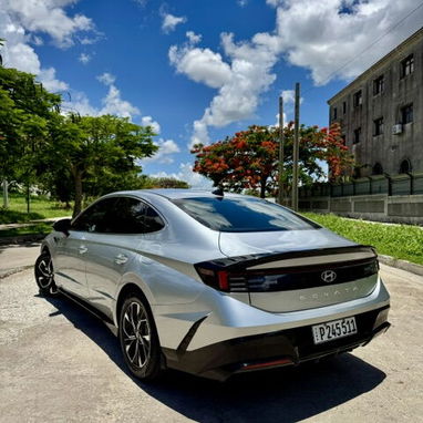 Hyundai sonata 2025 Como nuevo - Img 123535376