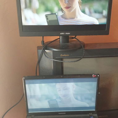 Se vende laptop Samsung funcionado con problemas en la pantalla y bateria - 2/2