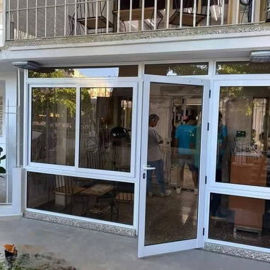 Con elegancia ,seriedad y rapidez le brindamos un servicio con marquetería de aluminio y cristal - Img 122354789