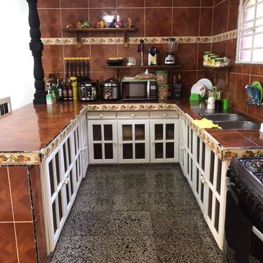 # 🔥🏠 ¡SE VENDE CASA BIPLANTA EN VEDADO! 🏠🔥 - 6/10
