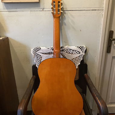 VENDO GUITARRA ACÚSTICA - 4/4