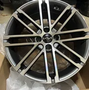 LLANTAS 17 CON GOMAS 215/45 PRECIO NEGOCIABLE TODO NUEVO A ESTRENAR. - Img 49195289