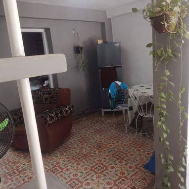 *$14.000usd. En venta casa biplanta puerta de calle (PLANTA BAJA) en Luyanó. Referencia: semáforo de Luyanó. - 4/10