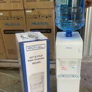 Bebedero dispensador de agua con pomo incluído - Img 55764761