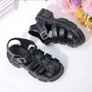 SANDALIAS NEGRAS PARA NIÑA - Img 56757461
