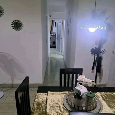 APARTAMENTO EN ALTOS 4TO PISO CERCA  DE  15 Y 17 VEDADO  🪟 CON BALCON  VISTA 🪟 AL MAR 🌊 - Img 120211899