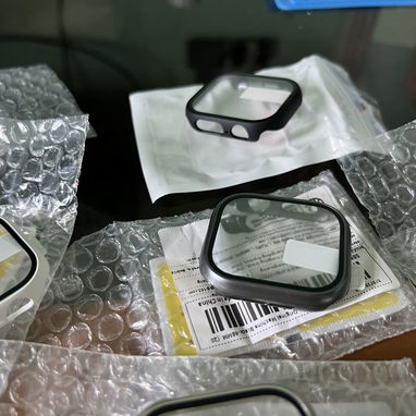 Protector rígido con mica de cristal incluida para Apple Watch Serie 10 y 11 (42mm y 46mm) - Img 108647522
