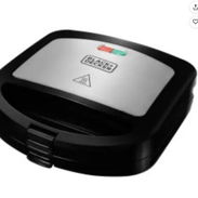 Sandwichera Panini de Black+Decker con superficie antiadherente PAN24535 - Img 57566901