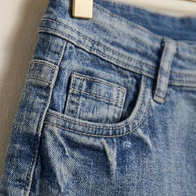 Short de mezclilla para mujer azul con flecos - 2/2