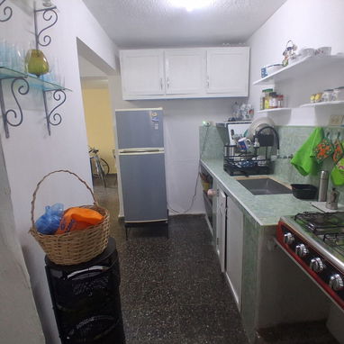 Apto en 3er piso de 2/4 en Vedado - Img 125939003