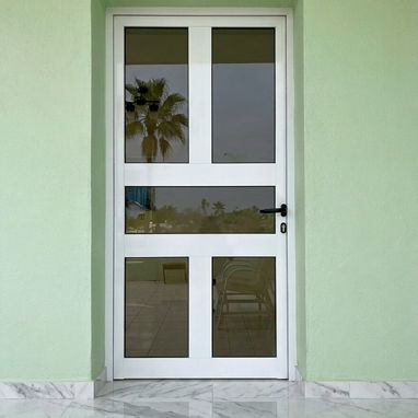 Con elegancia ,seriedad y rapidez le brindamos un servicio con marquetería de aluminio y cristal - Img 122354837