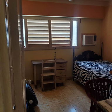 Venta de precioso apto de 2 cuartos totalmente remosado frente de calle en Playa. Todo nuevo!!! - Img 112074531