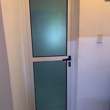 Marquetería de Aluminio y Cristal [ Puertas ,Ventanas ,Bajos de Mesetas ,Paños Fijos ,Mamparas de Baño entre otras cosas - 4/10