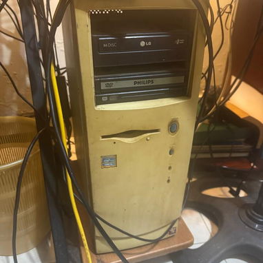 VENDO COMPUTADORA DE USO PERO EN PERFECTO ESTADO - Img 124043172