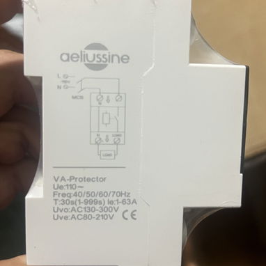 Protector de voltaje 110 y 220V programable - 2/2