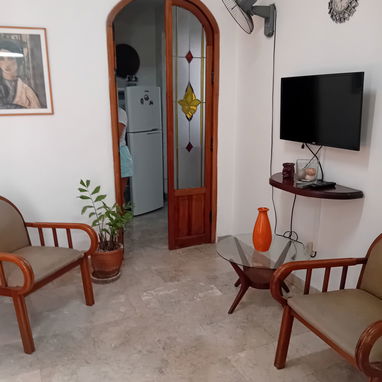 RENTO COMODO Y LINDO APTO DE UNA HAB. EN EL CENTRO DEL VEDADO TEL. 53 53864035 - Img 96209954