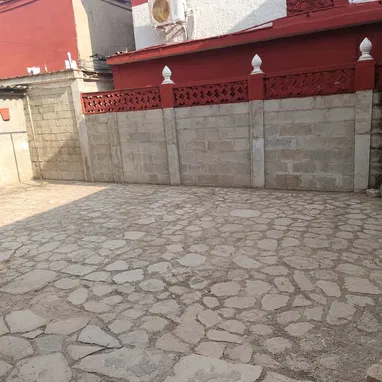 Se vende casa en Guanabo a 300m de la playa - Img 124275527