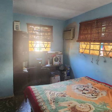 Vendo casa en 10 de Octubre ( pasillo interior) - Img 125707205