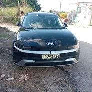 Hyundai IONIQ 5 SEL 2025  2600 millas - Img 56818664