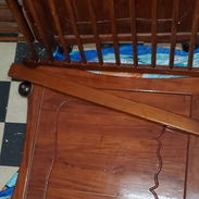 Cuna de uso de buena madera y en buen estado - Img 56110510