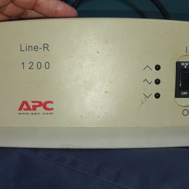 VENDO Regulador de Voltaje APC Line-R 1200 Modelo: LE1200 - Img 125511164