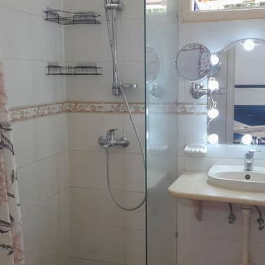 SE ALQUILA LARGO TIEMPO APARTAMENTO EN PLAYA CON RESPALDO ENERGÉTICO Y  TODAS LAS CONDICIONES - Img 121765690
