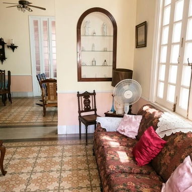 Venta de casa en el vedado con garaje - 5/8